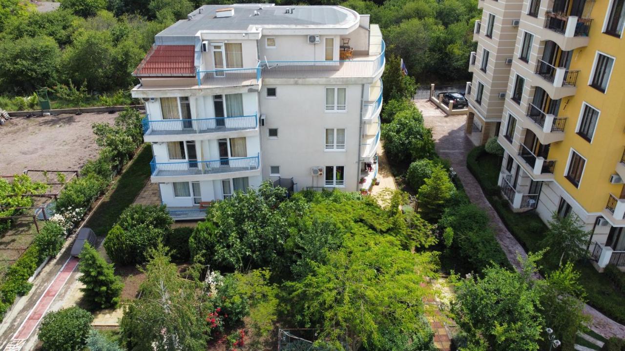 Lilia Guest House Nesebar Exteriör bild