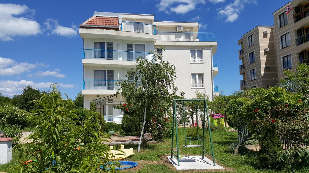 Lilia Guest House Nesebar Exteriör bild