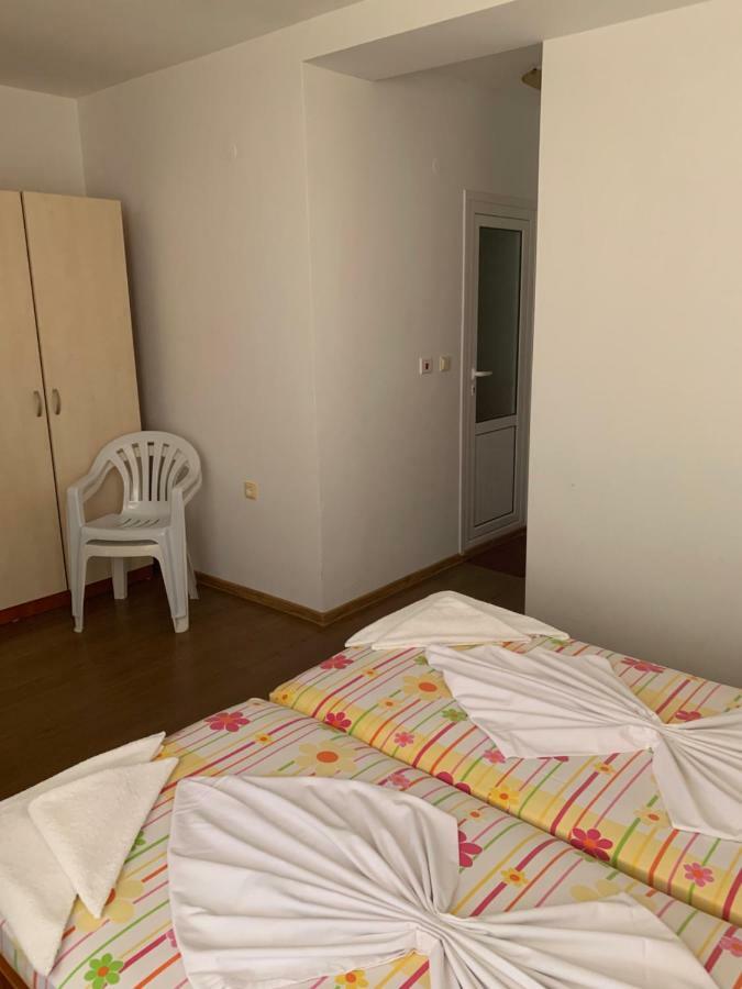 Lilia Guest House Nesebar Exteriör bild